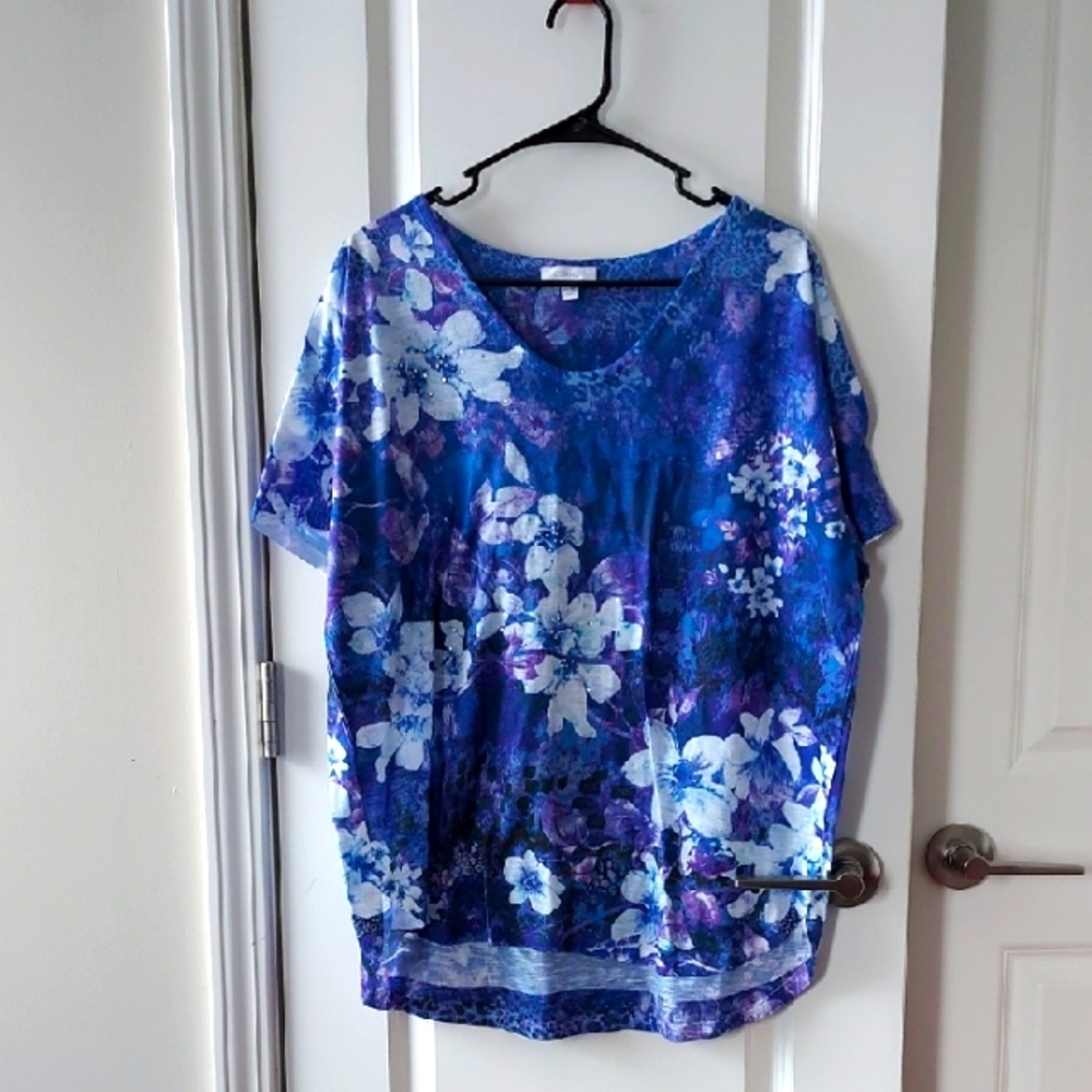 Concepts short sleeve floral blue & purple tee xl